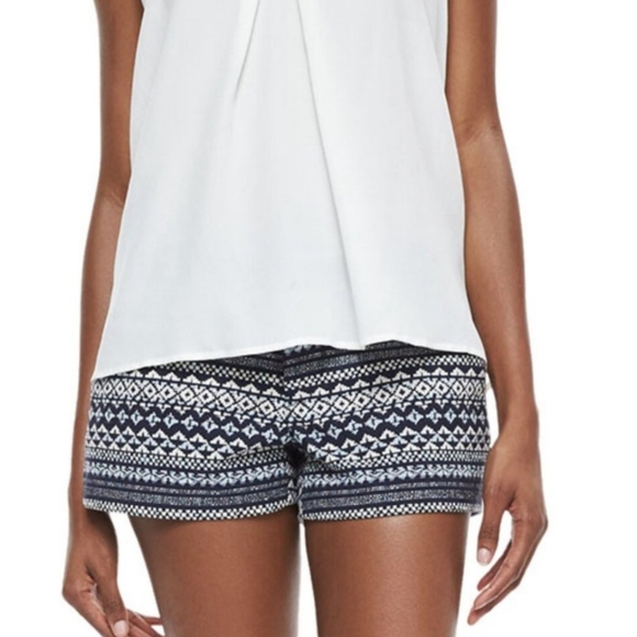 REVOLVE Joie Merci Aztec Print Knit Shorts Size 6 Navy Blue Cream Pattern Boho - Picture 2 of 10